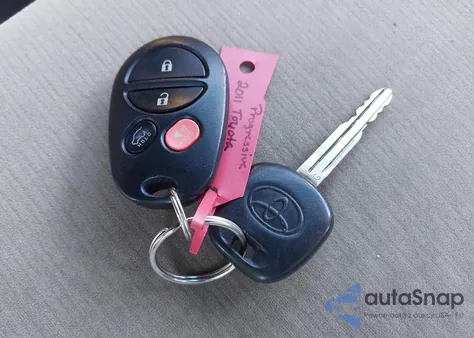 2011 Toyota Highlander Base V6 from USA, damaged, VIN 5TDBK3EH0BS084629